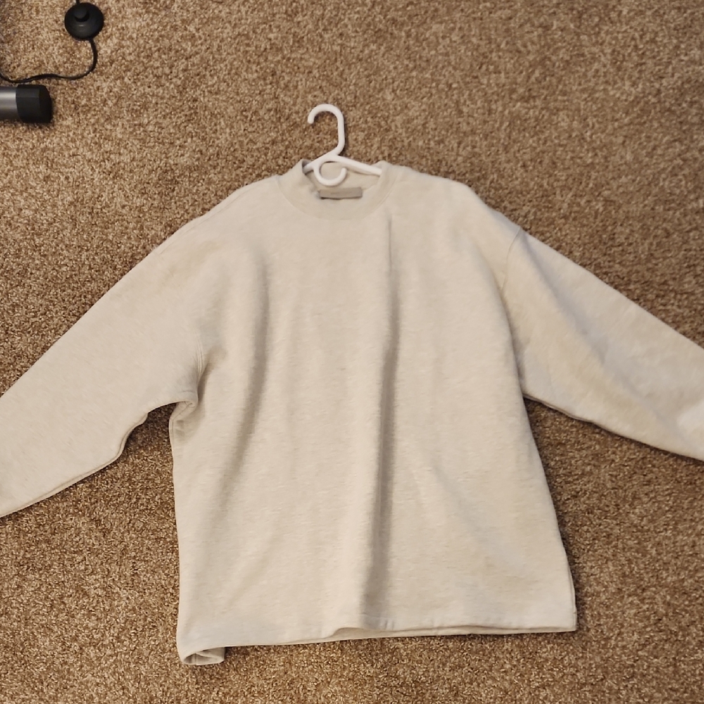 Essentials Fear Of God Mens size M crewneck
